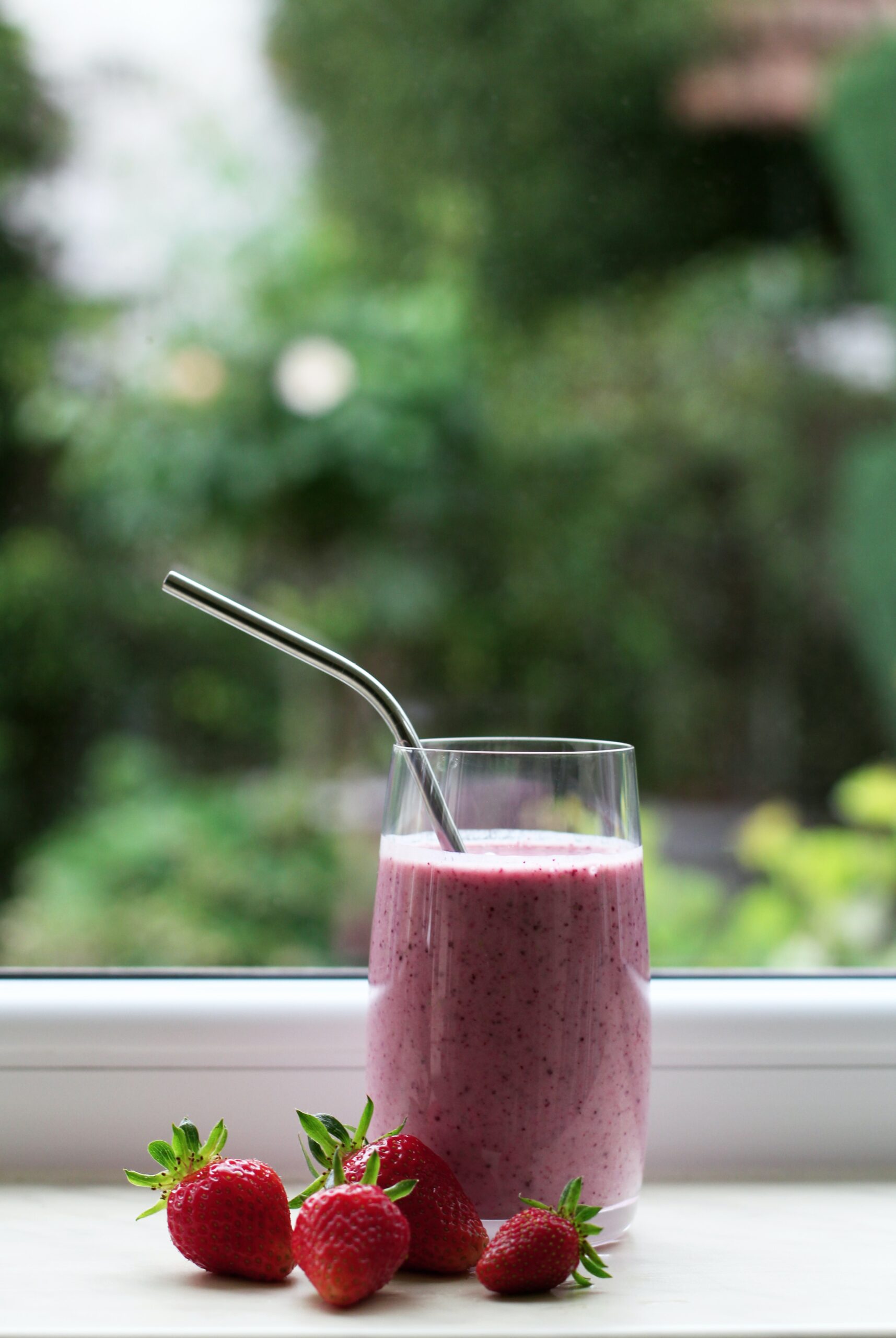 Strawberry Banana Oatmeal Smoothie